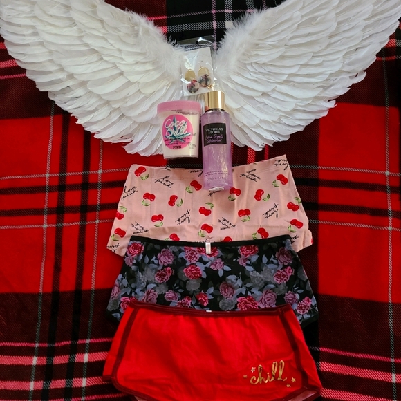 PINK Victoria's Secret Accessories - 💗NWT- Victoria's Secret bundle!💗